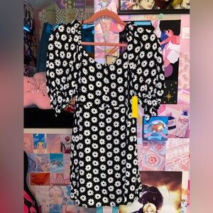 Forever 21 Daisy floral dress